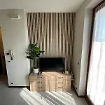 Апартаменты Lakefront With Panoramic Pool