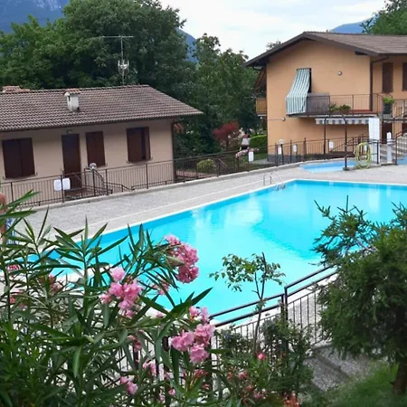 Lakefront With Panoramic Pool * Ranzanico