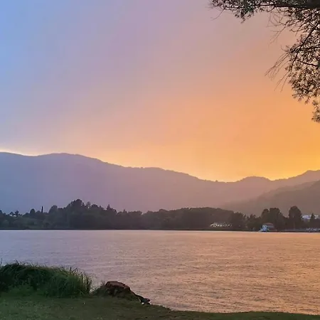 Lakefront With Panoramic Pool Apartmán Ranzanico