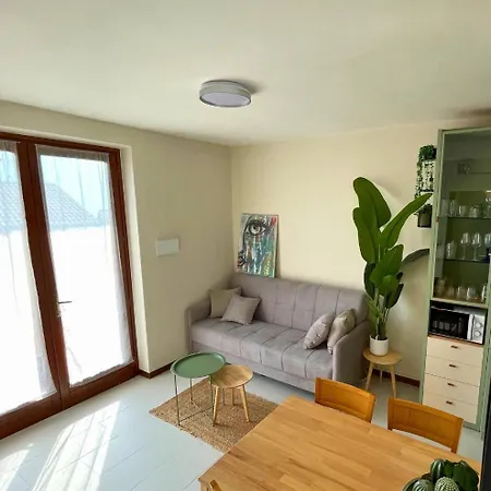 Lakefront With Panoramic Pool Ranzanico