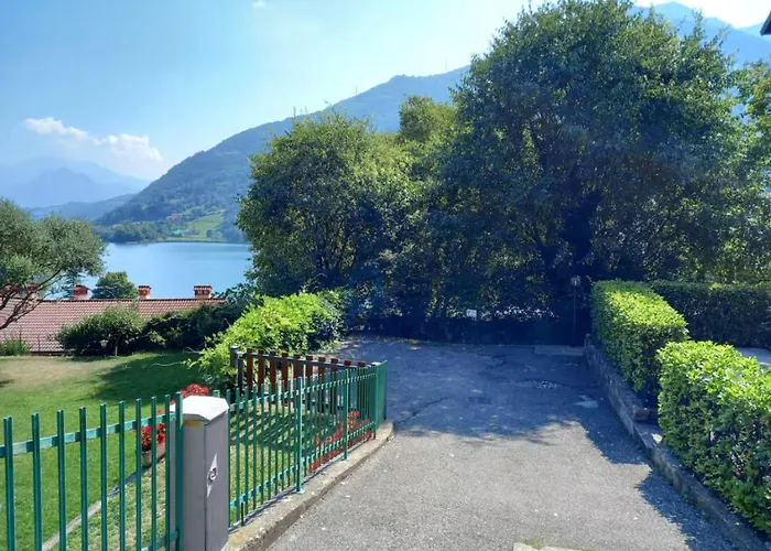 Lakefront With Panoramic Pool Apartamento *