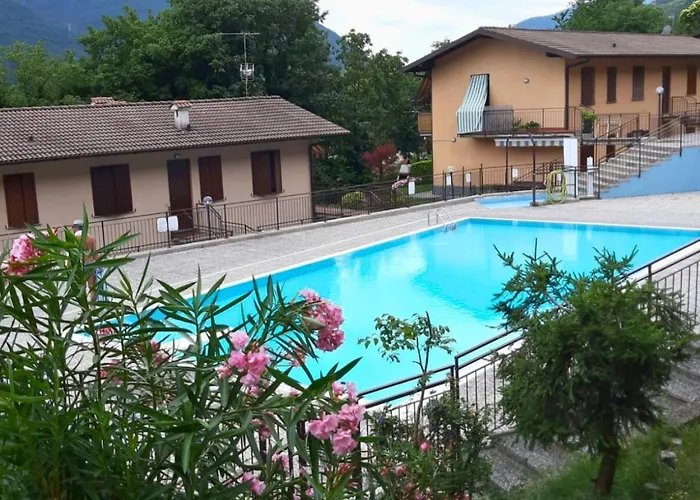 Lakefront With Panoramic Pool * Ranzanico
